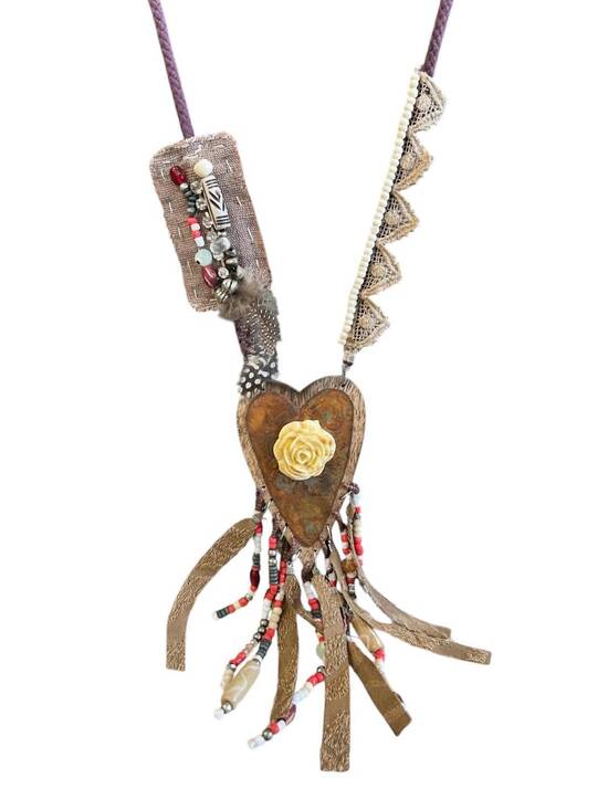 A RARE BIRD Jewelry - NEW A RARE BIRD women's prairie heart necklace in brown